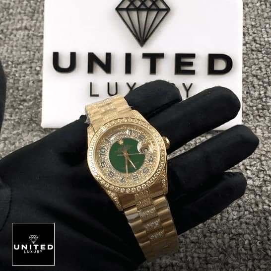 Rolex Day-Date 118348 Rolex Datejust 118348 Replica yellow gold color and a gem-set bezel
