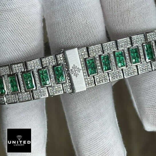 Patek Philippe Nautilus 5711/1300A emerald-bezel-5711-replica-3