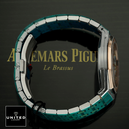 Audemars Piguet Royal Oak Ladies 67651SR.ZZ.1261SR.01 Audemars Piguet Royal Oak Stainless Steel Replica side view on the ap box