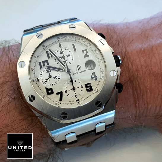 Audemars Piguet Royal Oak Offshore 26170ST.OO.D091CR.01 Audemars Piguet 26170ST.OO_.D091CR.01 Steel Bezel Replica on the man wrist
