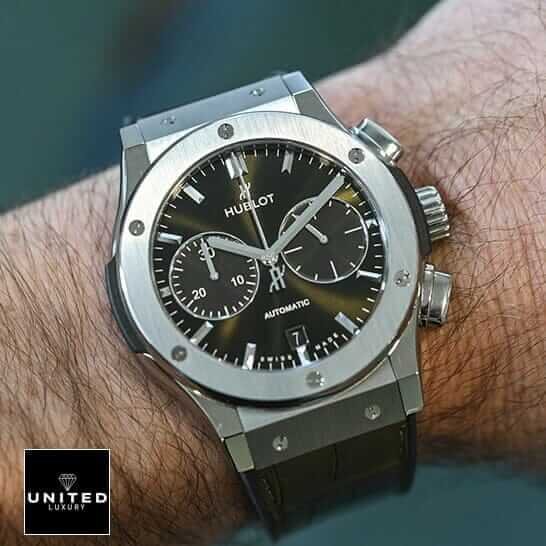 Hublot Big Bang Unico 441.OX.1180.LR Hublot Classic Fusion Black Dial Steel Bezel Replica on the man wrist