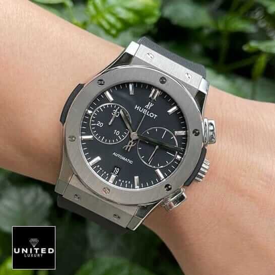Hublot Big Bang Unico 441.OX.1180.LR Hublot Classic Fusion Black Dial Steel Bezel Replica on the man wrist