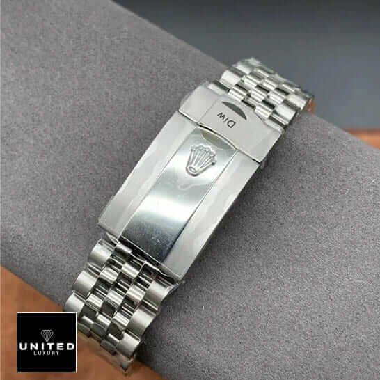 Rolex Datejust 126300 rolex-41mm-green-dial-2