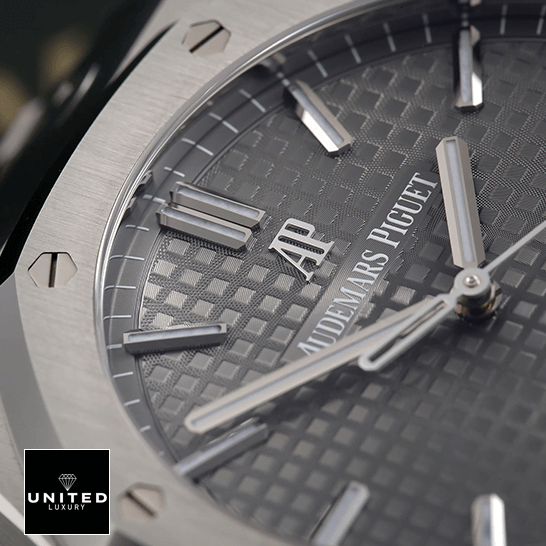Audemars Piguet Royal Oak 15500ST.OO.1220ST.01 Audemars Piguet Royal Oak 15500ST.OO_.1220ST.02 Grey Dial Replica close analog view