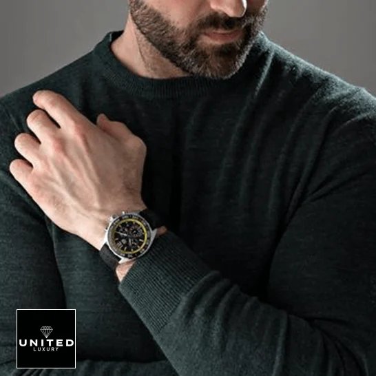 TAG Heuer Formula 1 CAZ1010.FT8024 Tag Heuer Carrera Black Strap Bezel Black Dial Replica on the man wrist